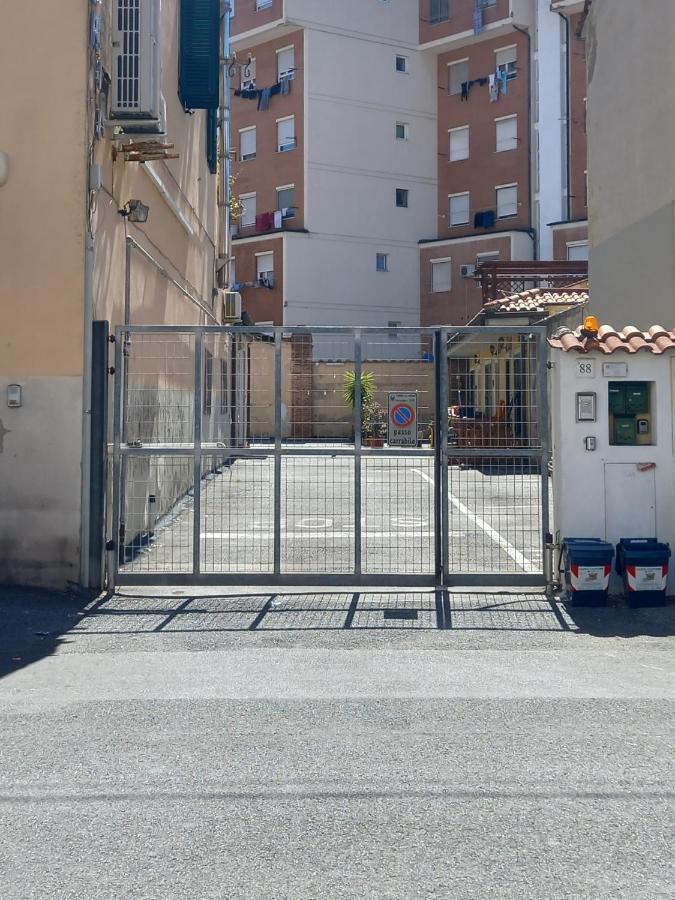 "La Casita", 2 Floors Apartment, Private Parking 1 Car Or 2 Bikes, Air-Cond And Terrace 利沃诺 外观 照片