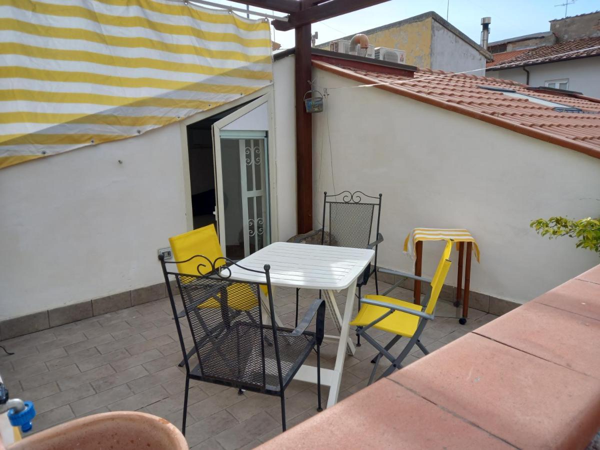 "La Casita", 2 Floors Apartment, Private Parking 1 Car Or 2 Bikes, Air-Cond And Terrace 利沃诺 外观 照片